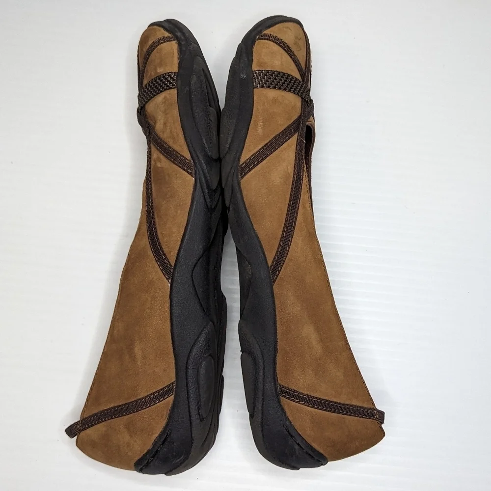 Clark's women's comfort brown suede slipon‎ flats shoes size 7